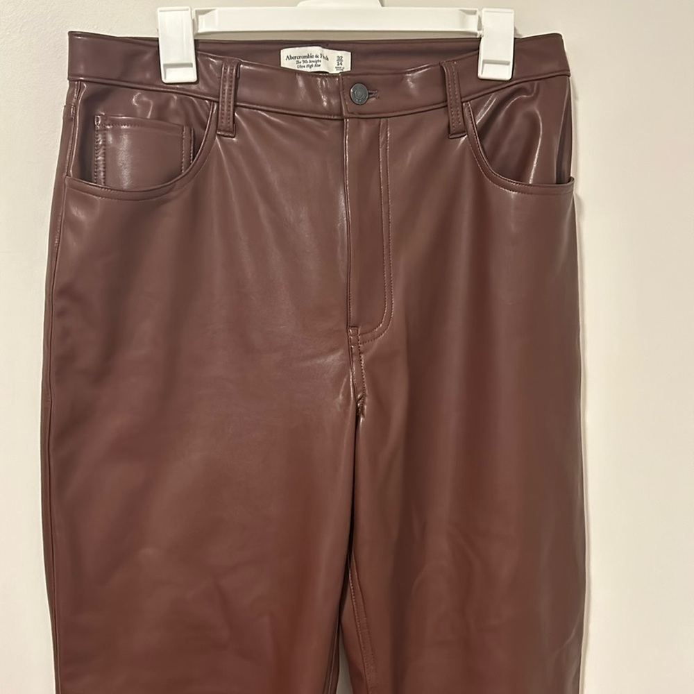NWOT Abercrombie & Fitch The 90s Straight Ultra High Rise Faux Leather Pants